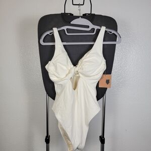 Shade & Shore Cream Twist Cut Out Cheeky One Piece Swimsuit Size S (4-6)